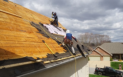 5 Factors to Consider When Hiring a Roofing Contractor